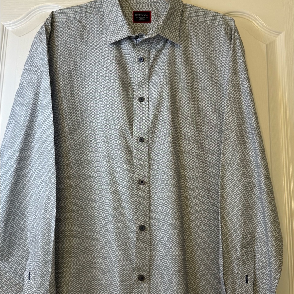 Van Heusen Gray Dress Shirt Long-Sleeved Button-Up